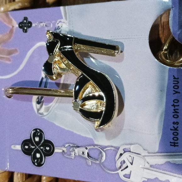 GOLD & BLACK SHOE Alexx Finders Key Purse Keychain/Hook for bag, purse & more - Picture 2 of 3